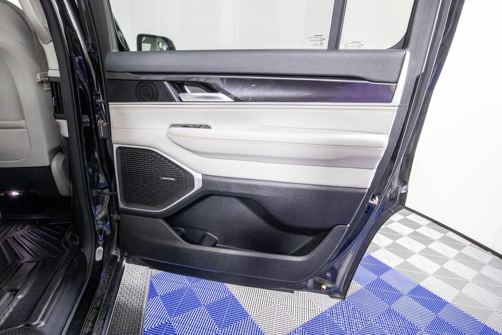 Used 2024 Jeep Wagoneer 2WD w/ Premium Group I image 18