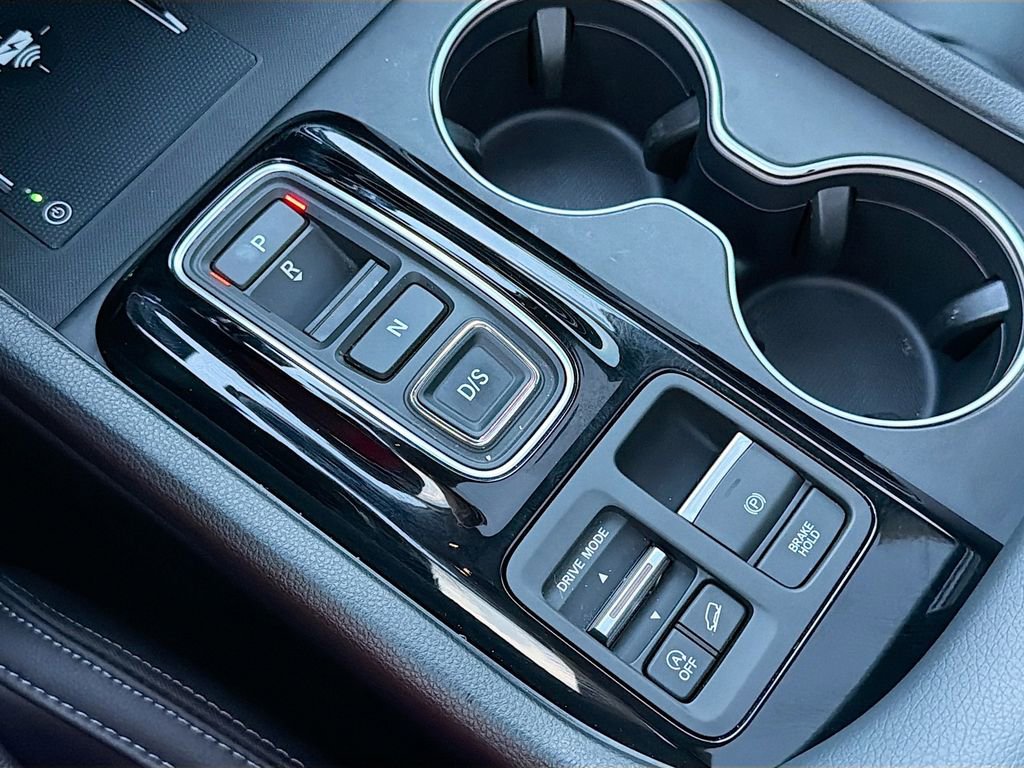 Used 2025 Honda Pilot Touring image 17