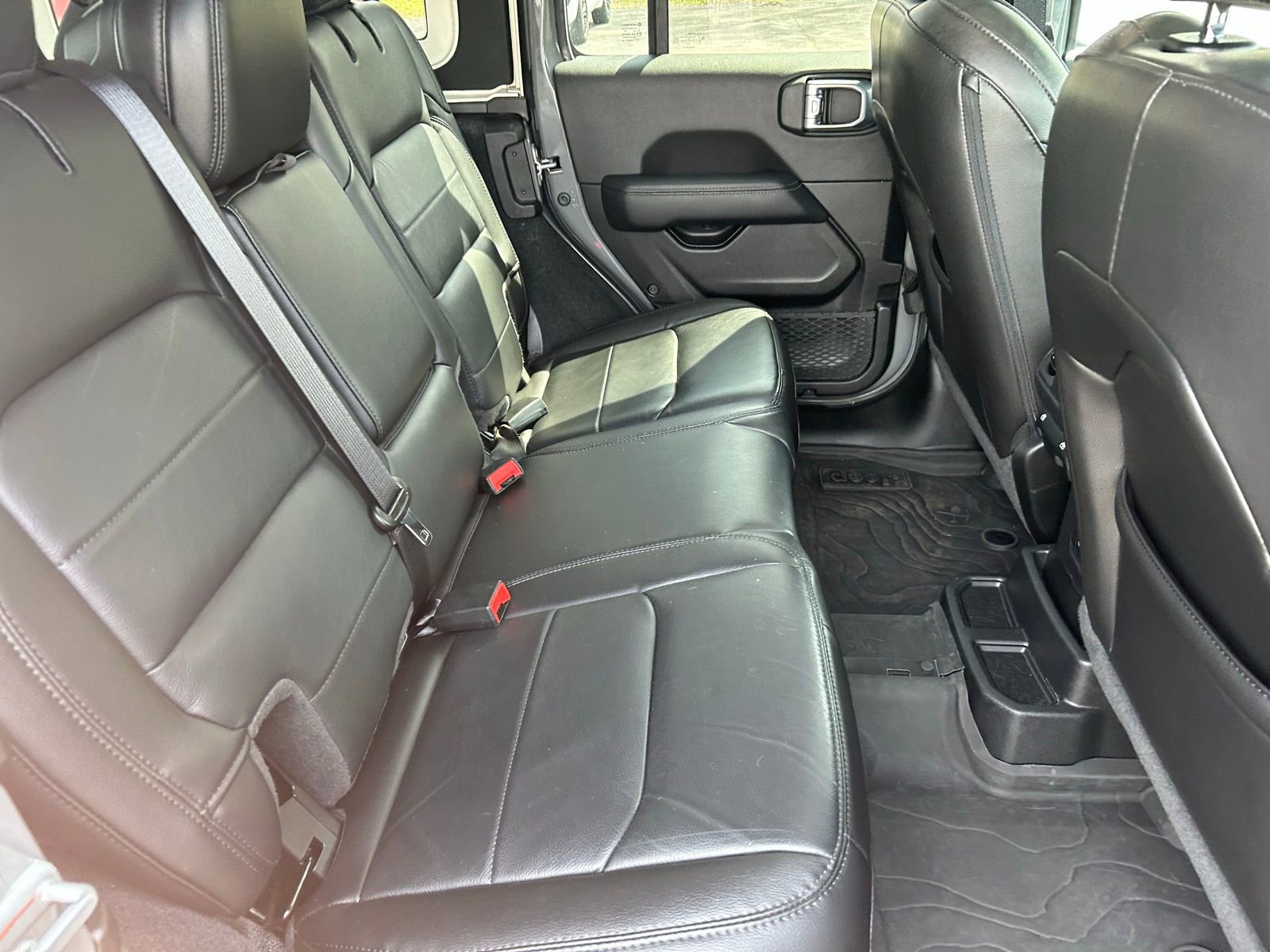 Certified 2023 Jeep Wrangler Unlimited Sahara image 32