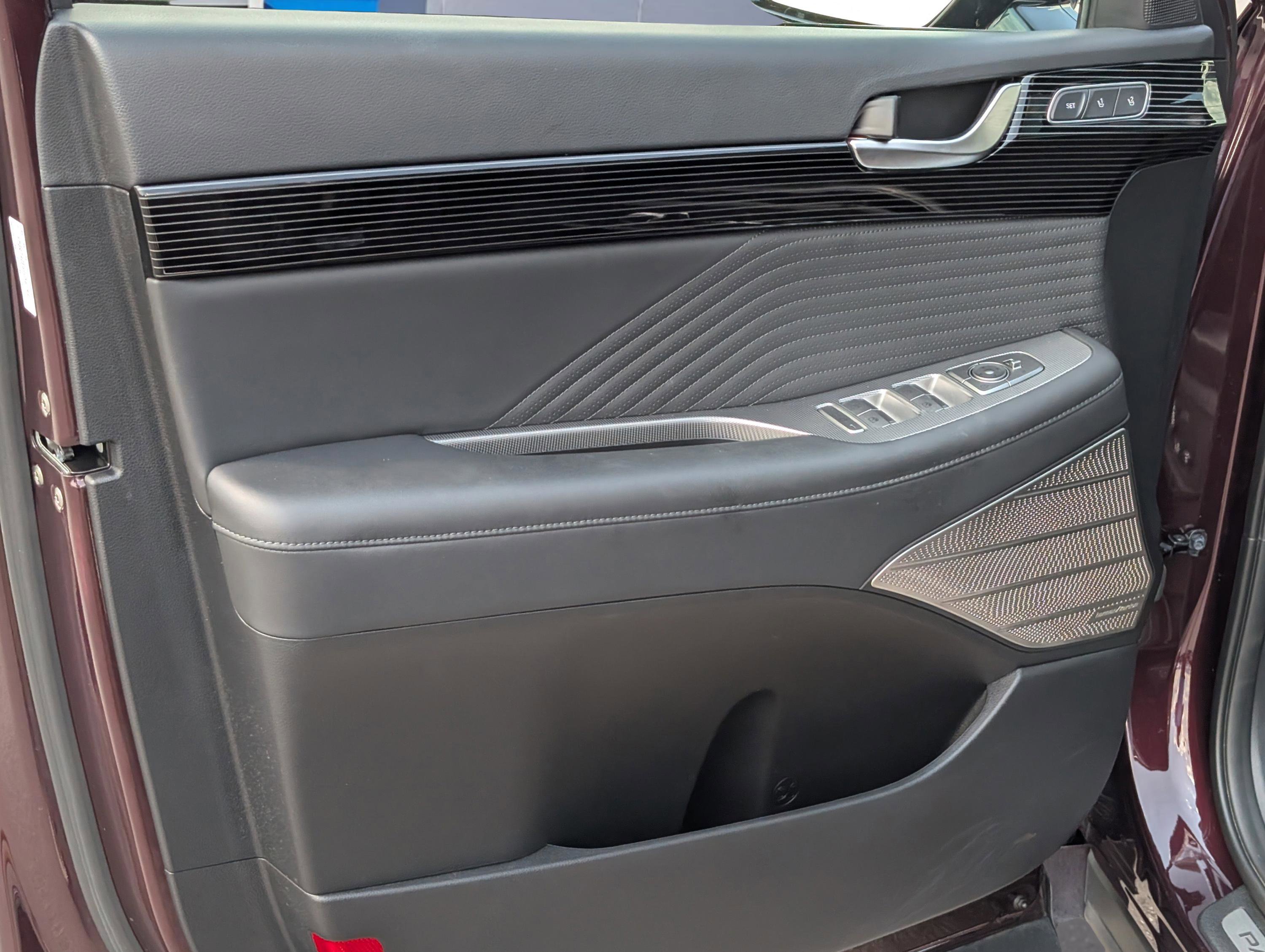 Used 2023 Hyundai Palisade Calligraphy image 16