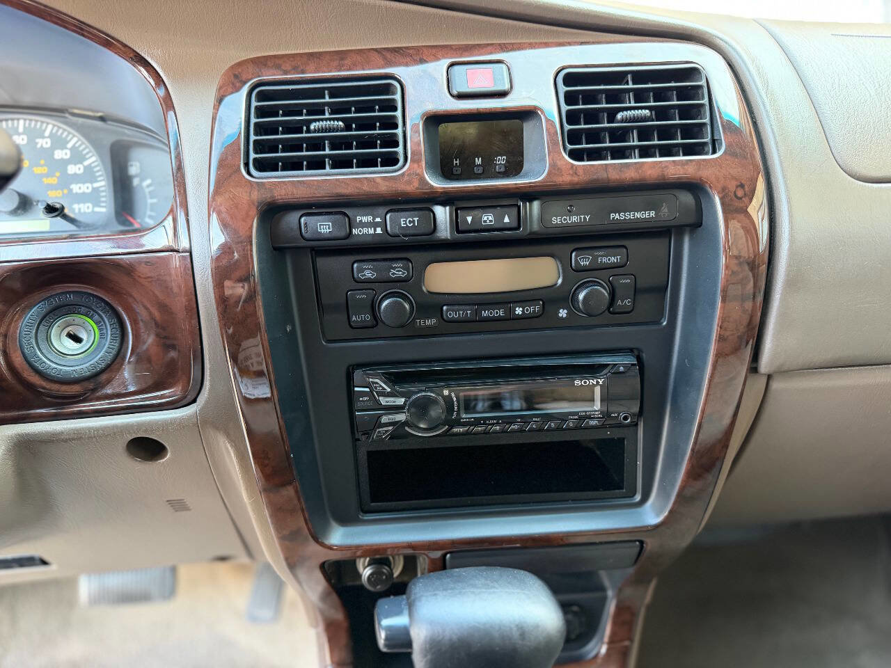 Used 2001 Toyota 4Runner Limited image 21