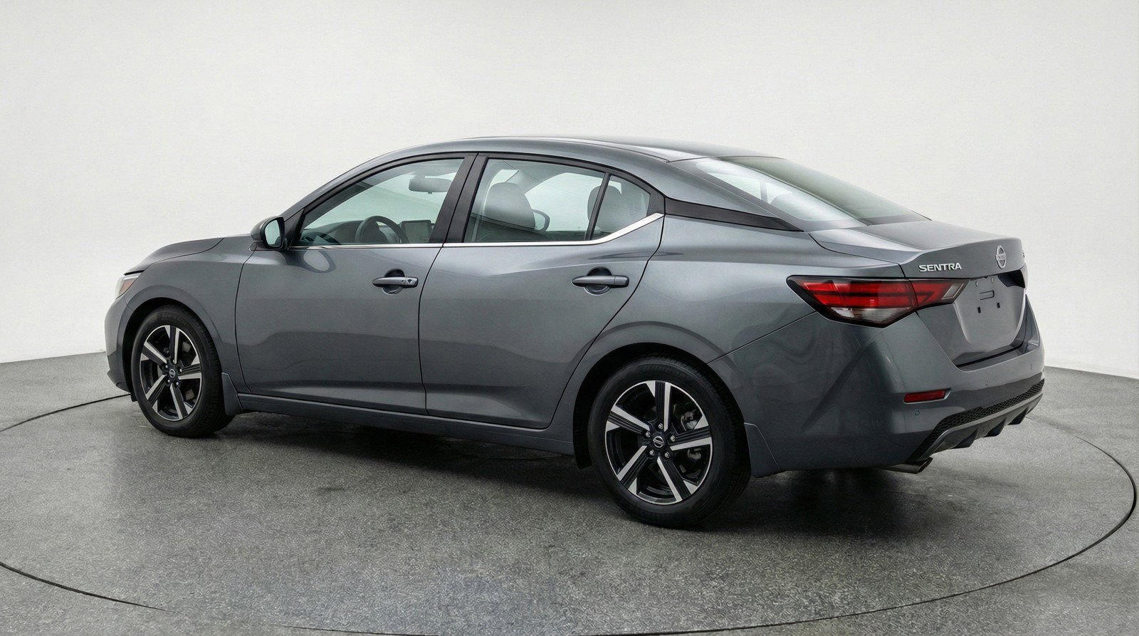 Used 2025 Nissan Sentra SV image 6