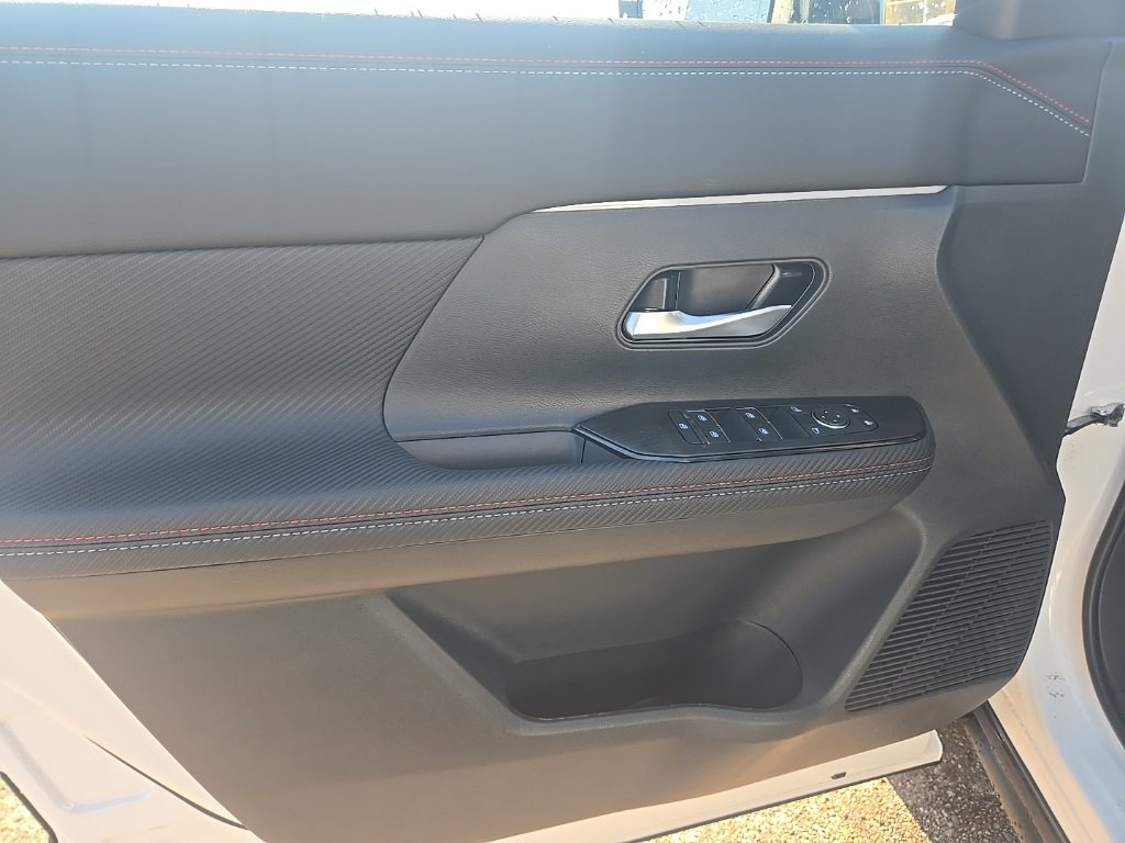 New 2026 Nissan Kicks SR image 10