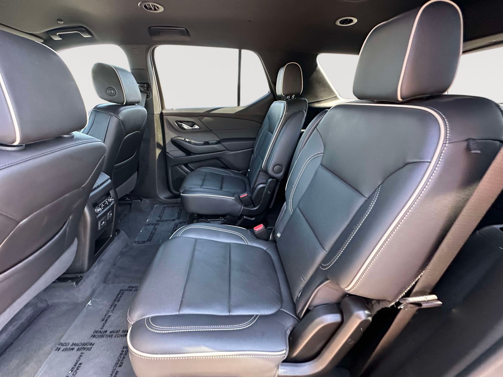 Used 2023 Chevrolet Traverse Premier w/ LPO, Floor Liner Package FWD image 31