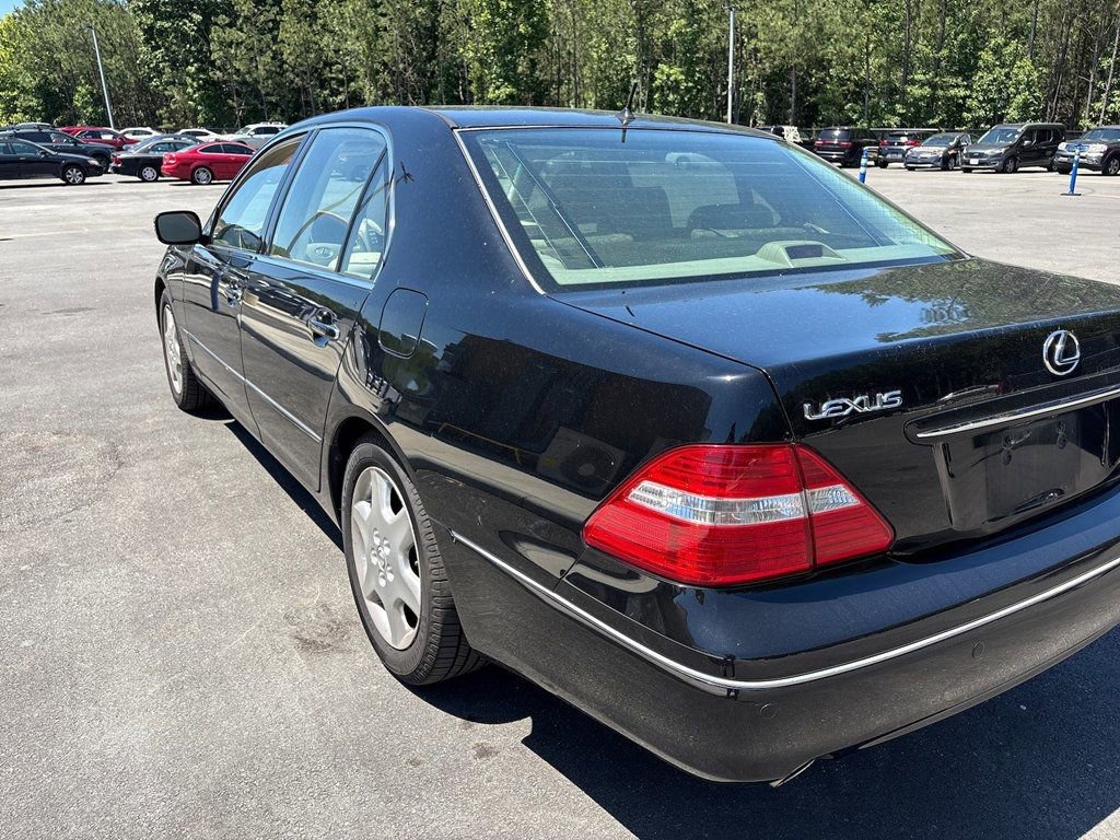 Used 2004 Lexus LS 430 RWD image 5
