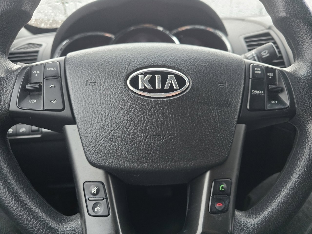 Used 2013 Kia Sorento LX w/ Convenience Pkg image 16