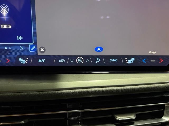 Used 2024 Chevrolet Traverse LT w/ Enhanced Driving Package FWD image 44