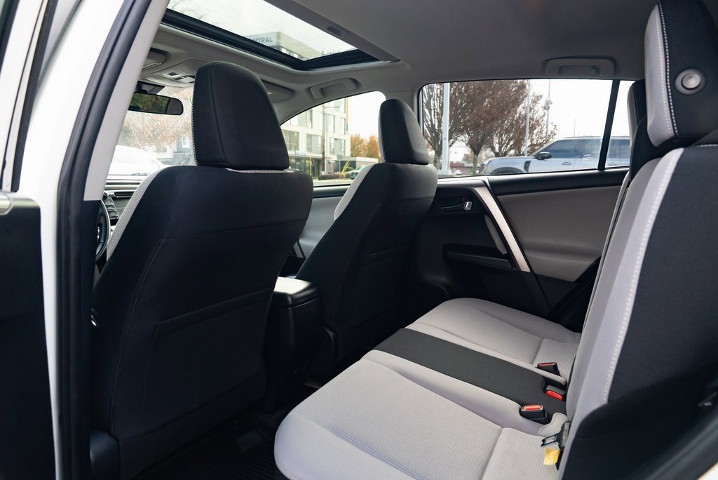 Used 2018 Toyota RAV4 XLE image 20