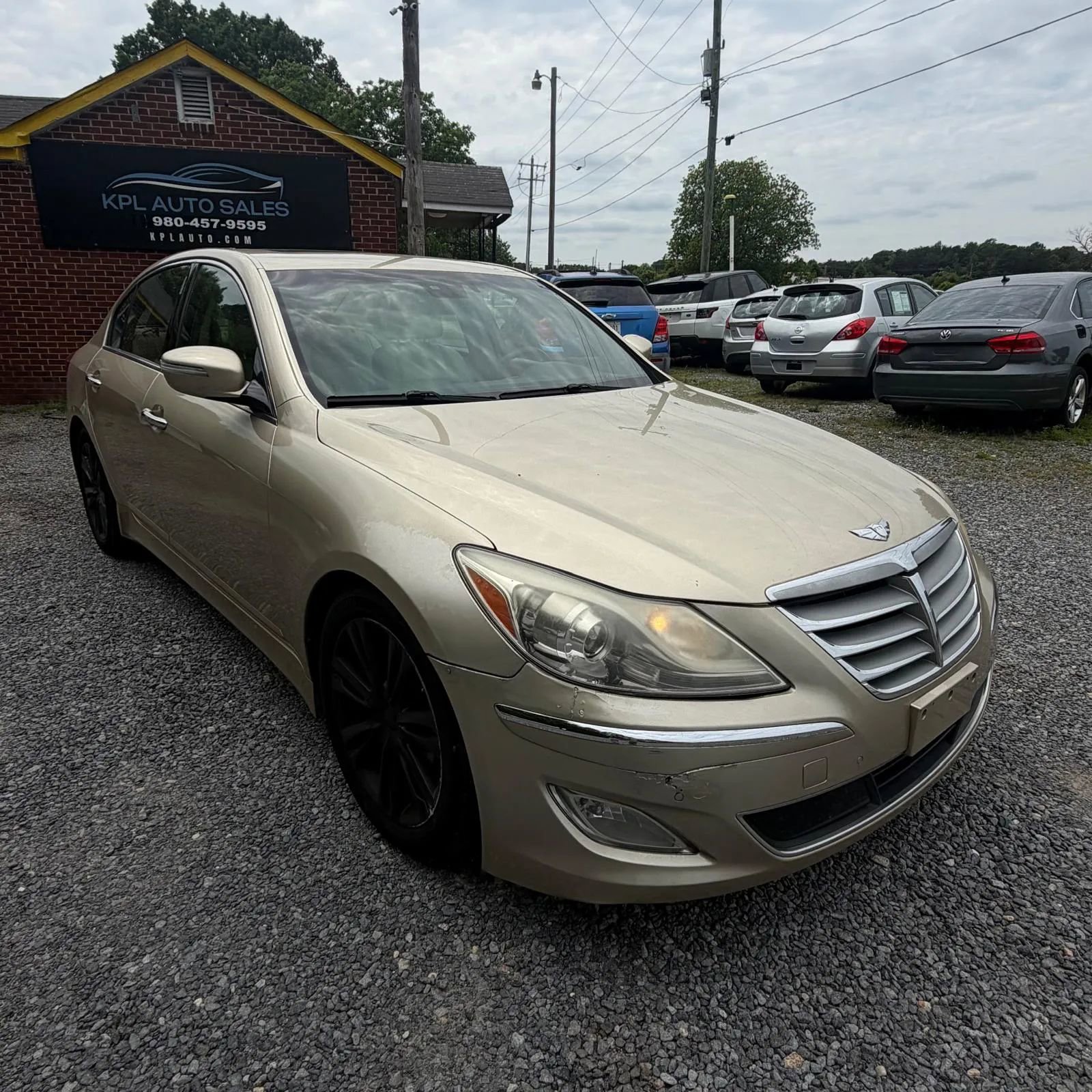 Used 2012 Hyundai Genesis 3.8 w/ Premium Pkg RWD image 9