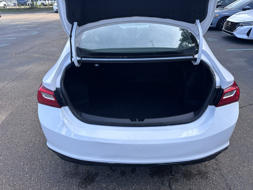 Used 2023 Chevrolet Malibu LT FWD image 23