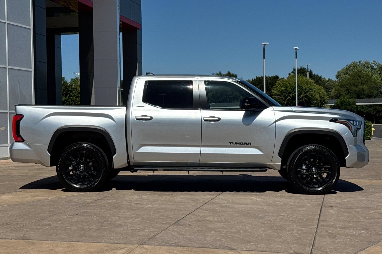 Used 2026 Toyota Tundra Limited AWD/4WD image 3