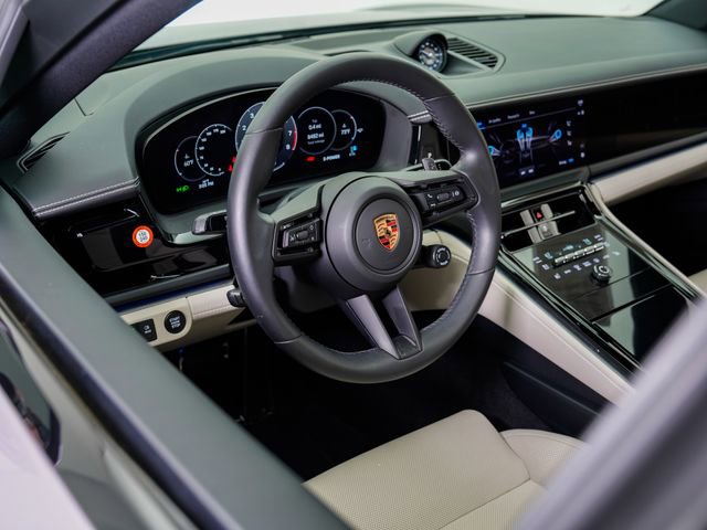 Certified 2025 Porsche Panamera 4 E-Hybrid AWD/4WD image 10