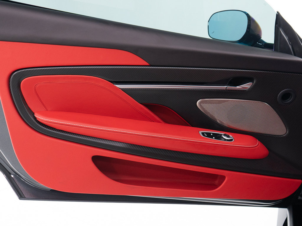 Used 2025 Aston Martin Vanquish RWD image 11