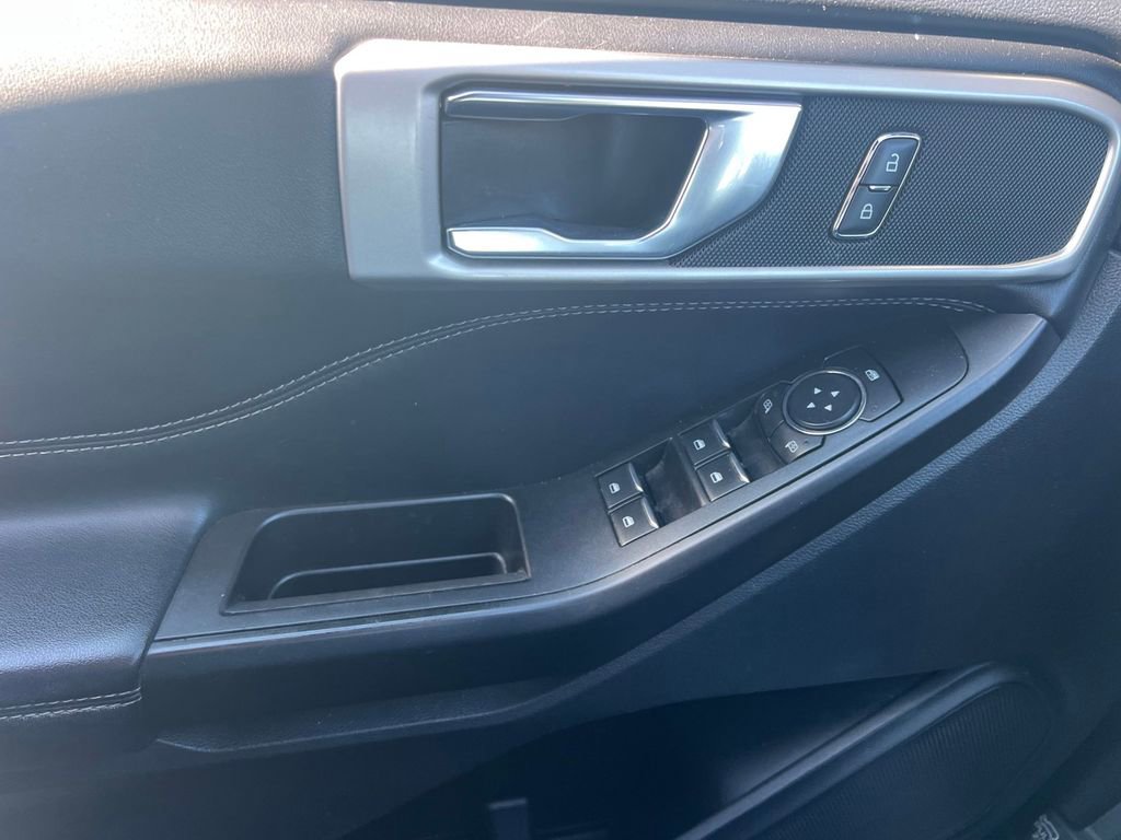 Used 2020 Ford Explorer XLT w/ Equipment Group 202A image 26