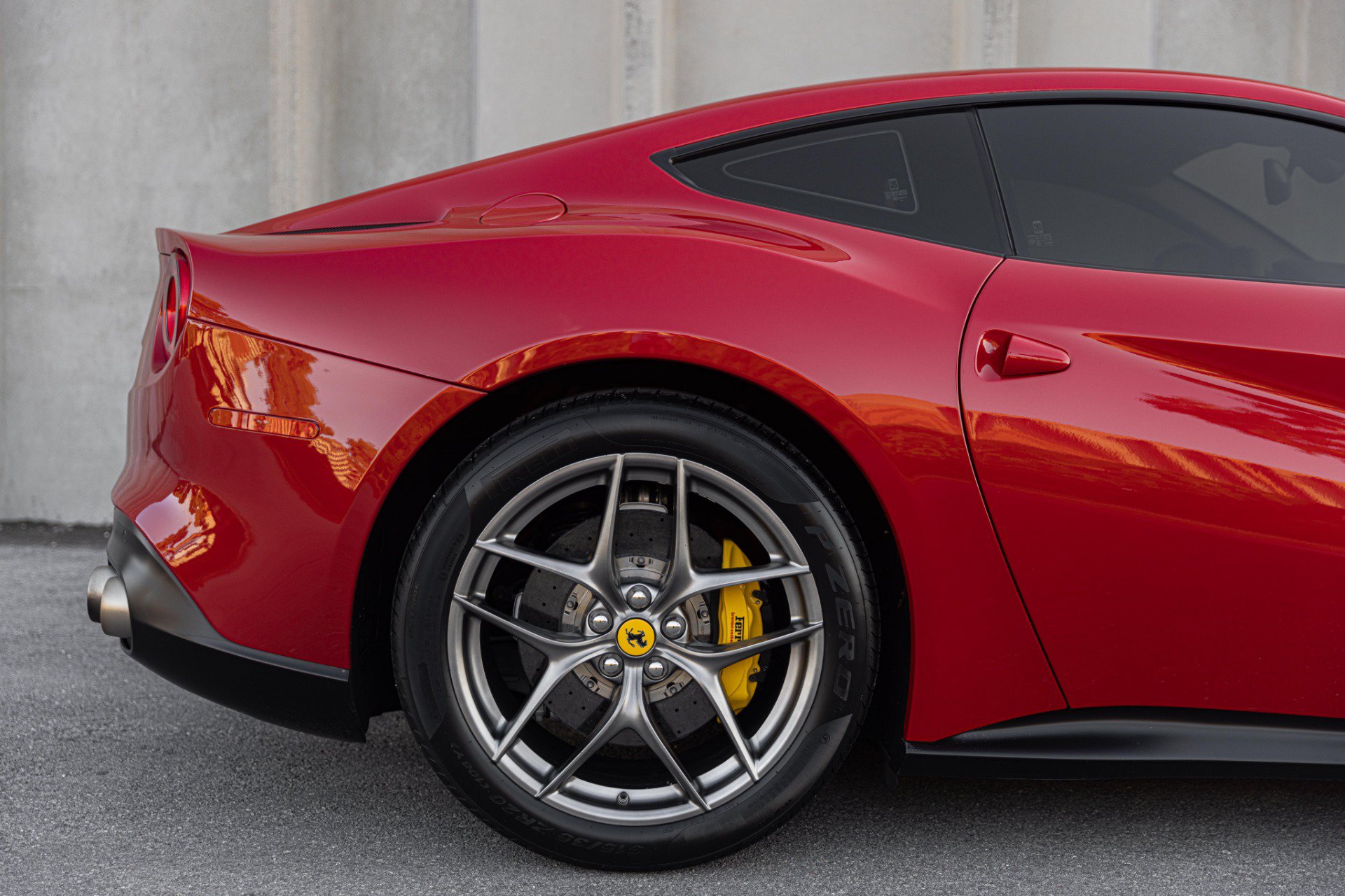 Used 2014 Ferrari F12 Berlinetta RWD image 30