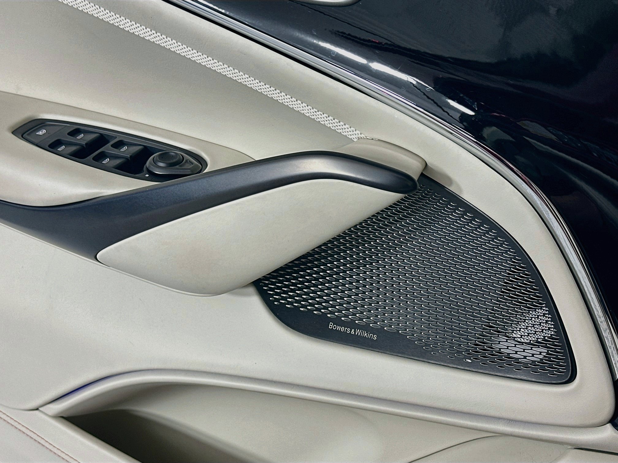 Used 2025 Aston Martin DBX 707 AWD/4WD image 21
