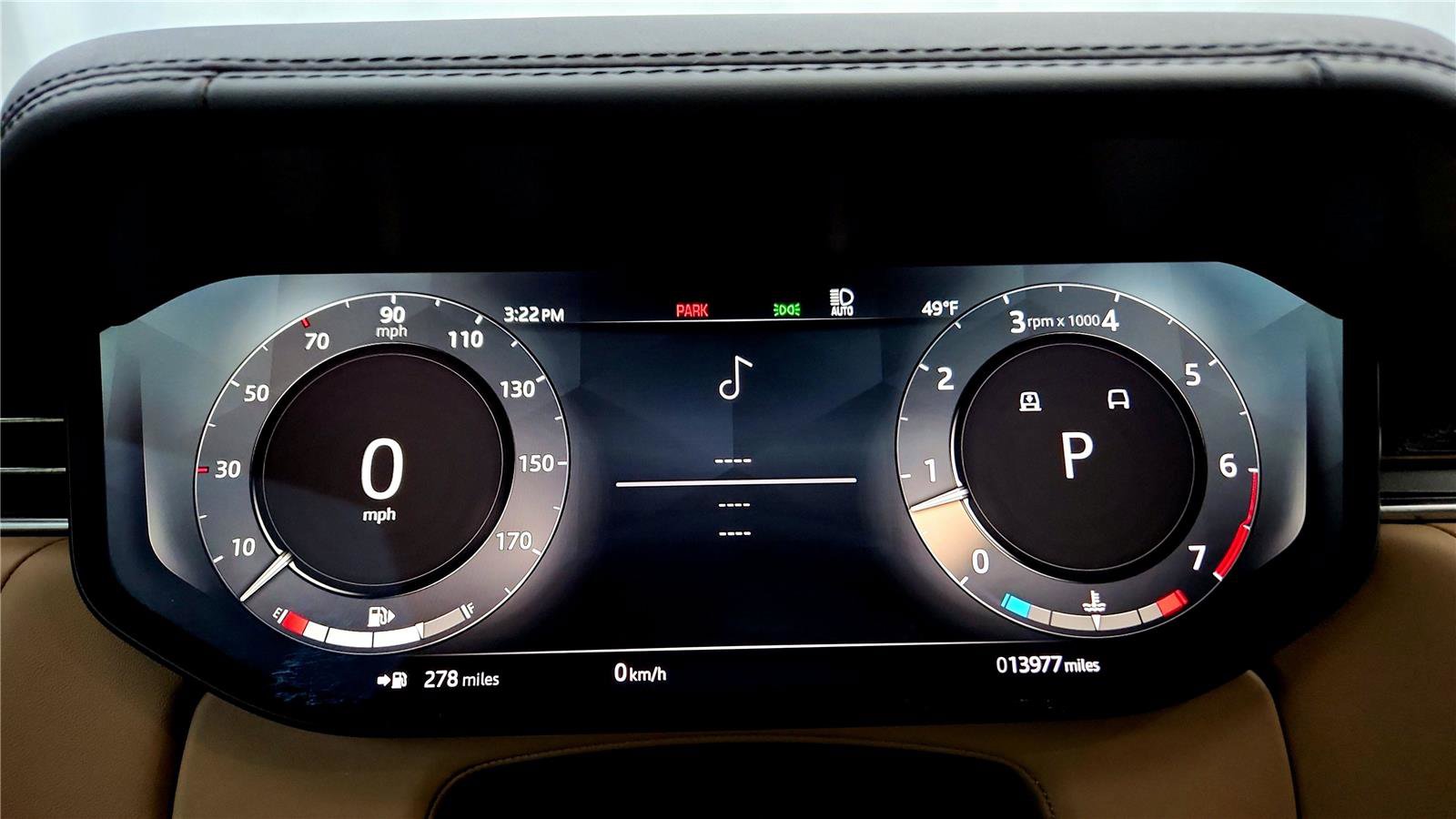 Used 2023 Land Rover Range Rover SE image 25