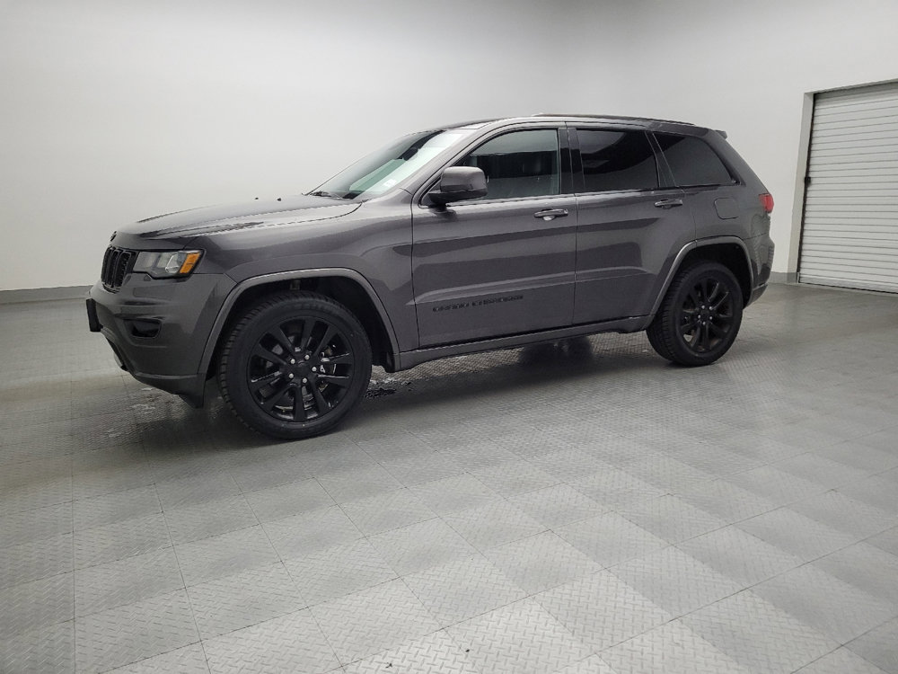 Used 2018 Jeep Grand Cherokee Altitude image 2