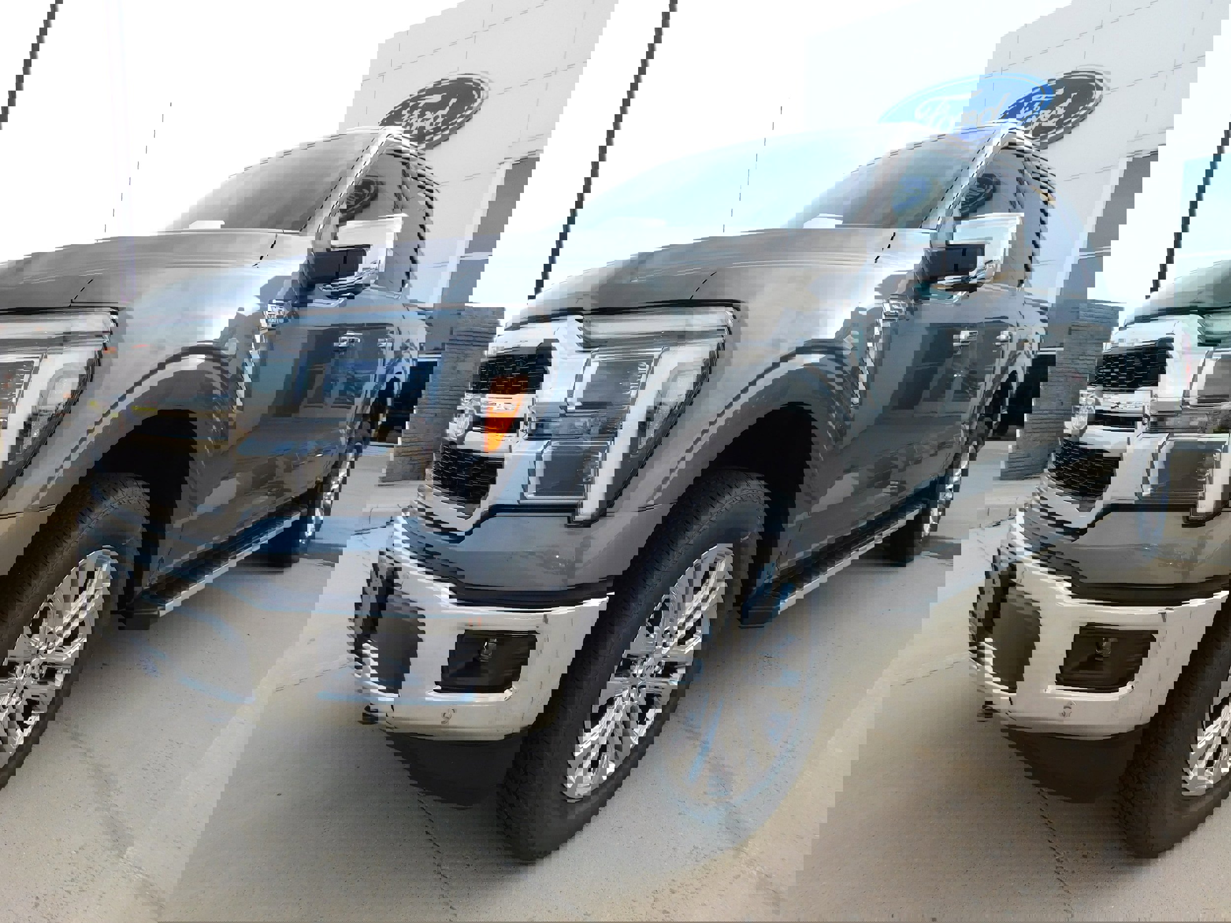 New 2025 Ford F150 Lariat w/ Equipment Group 501A Mid video 1