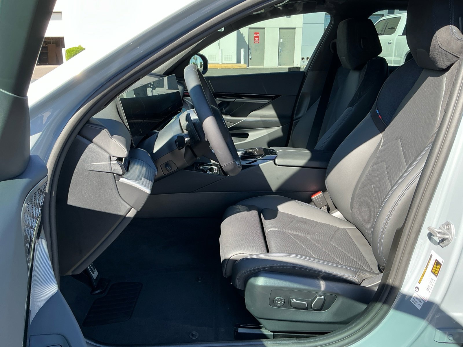 Used 2025 BMW 530i w/ M Sport Package image 14