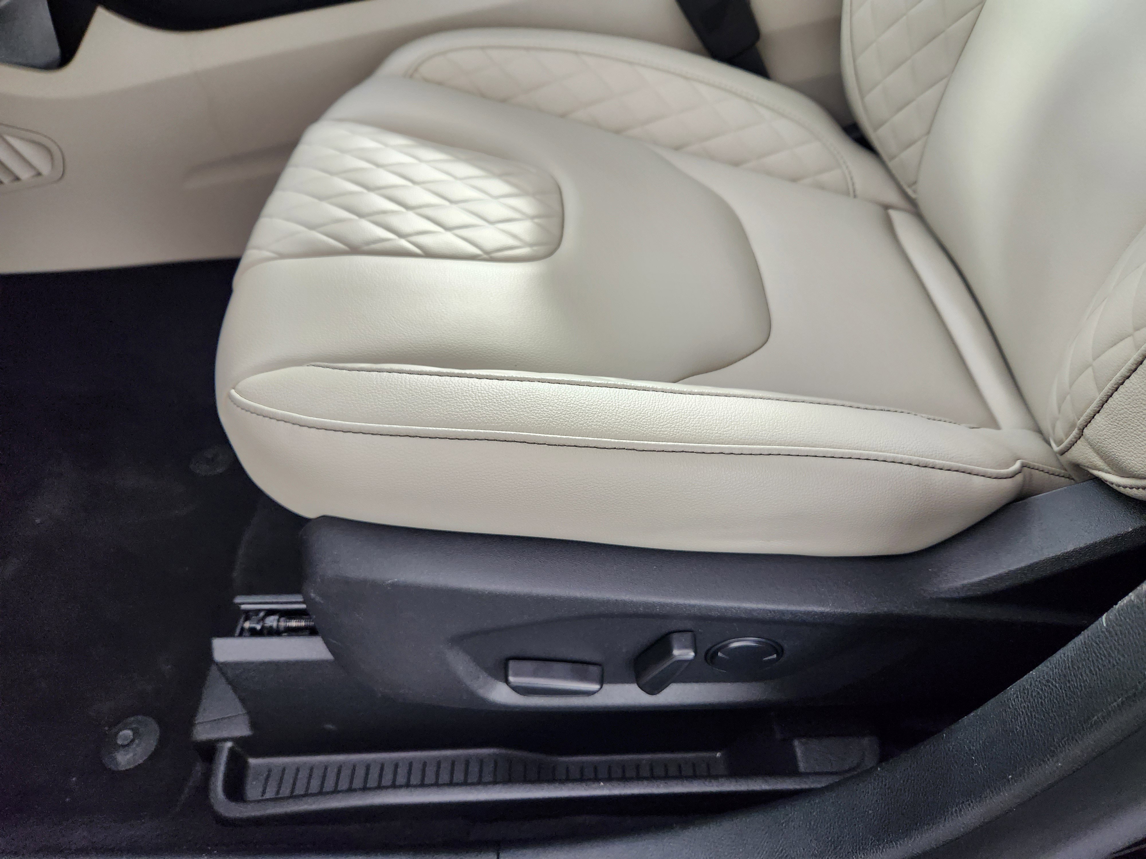 Used 2023 Ford Edge Titanium AWD/4WD image 13