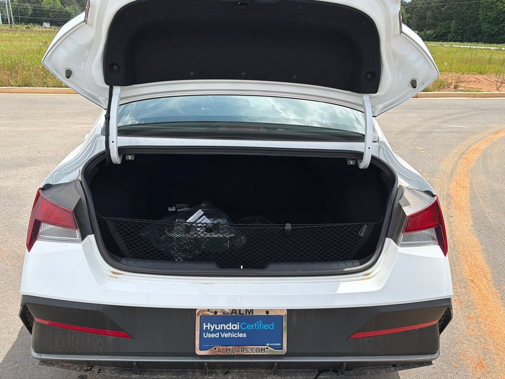 Certified 2025 Hyundai Elantra Sport FWD image 18