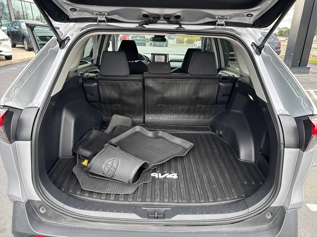 Used 2022 Toyota RAV4 LE image 24