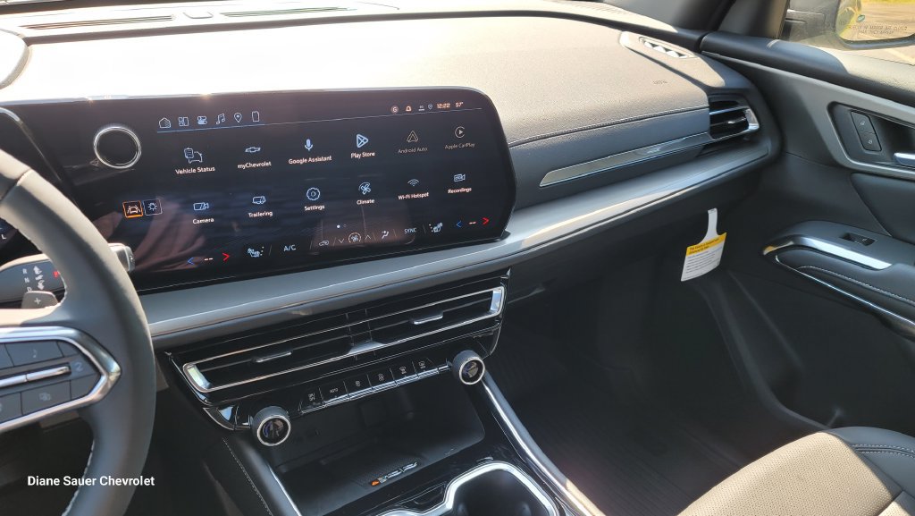 New 2027 Chevrolet Traverse LT w/ Midnight/Sport Edition FWD image 21