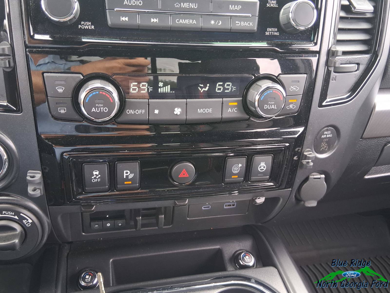 Used 2024 Nissan Titan PRO-4X w/ Pro-4x Convenience Package AWD/4WD image 22