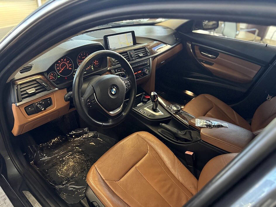 Used 2014 BMW 335i Sedan w/ Technology Package RWD image 5