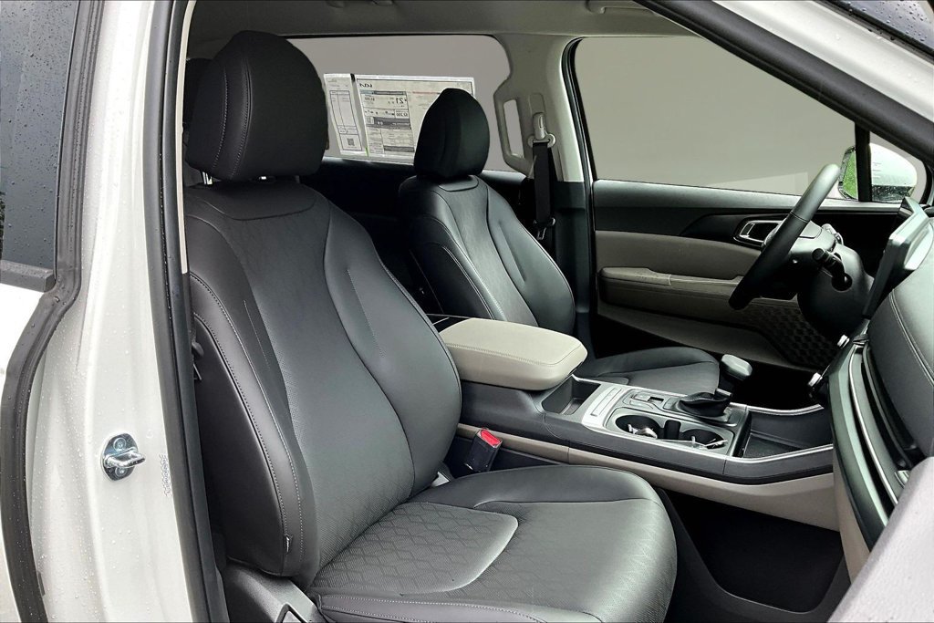 New 2027 Kia Carnival FWD image 11