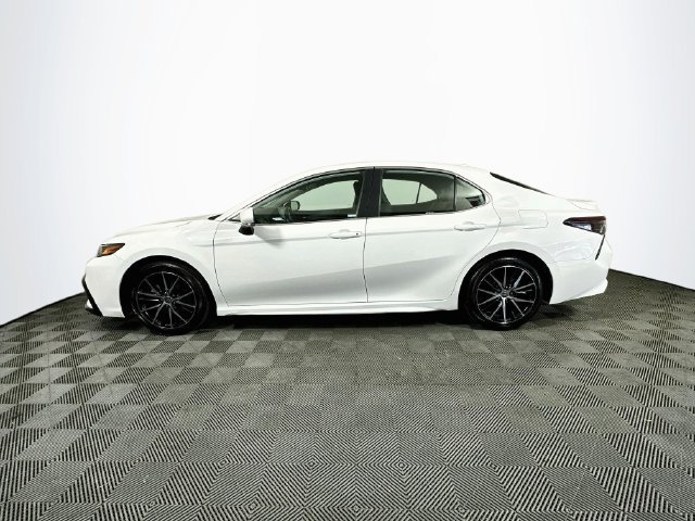 Used 2023 Toyota Camry SE FWD image 5