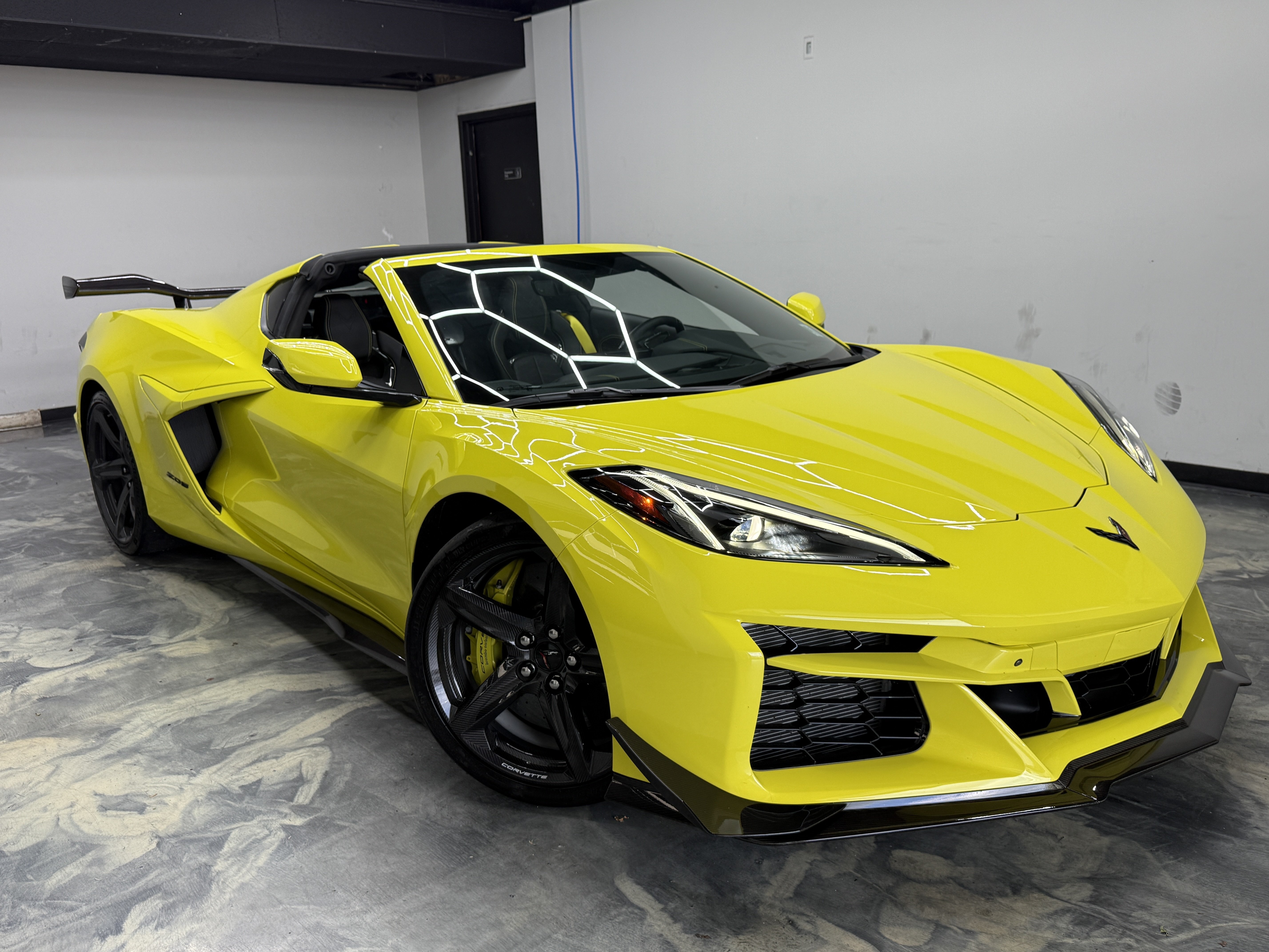 Used 2023 Chevrolet Corvette Z06 w/ Z07 Performance Package RWD image 6