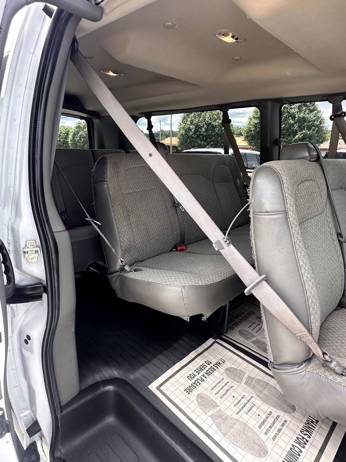 Used 2022 Chevrolet Express 3500 LS image 23