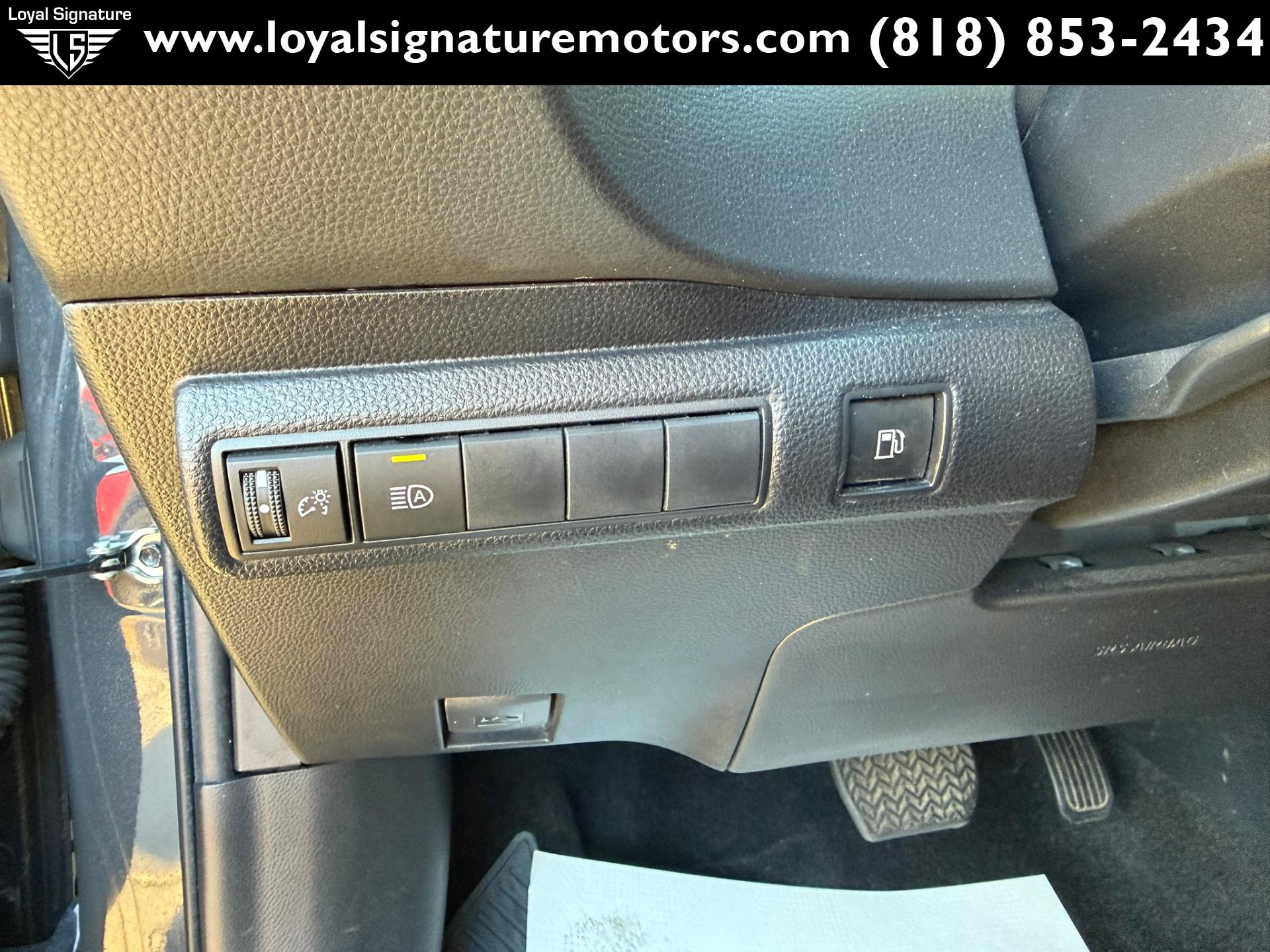 Used 2024 Toyota Corolla LE FWD image 20
