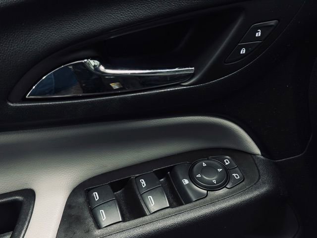 Used 2023 Chevrolet Equinox LT image 14