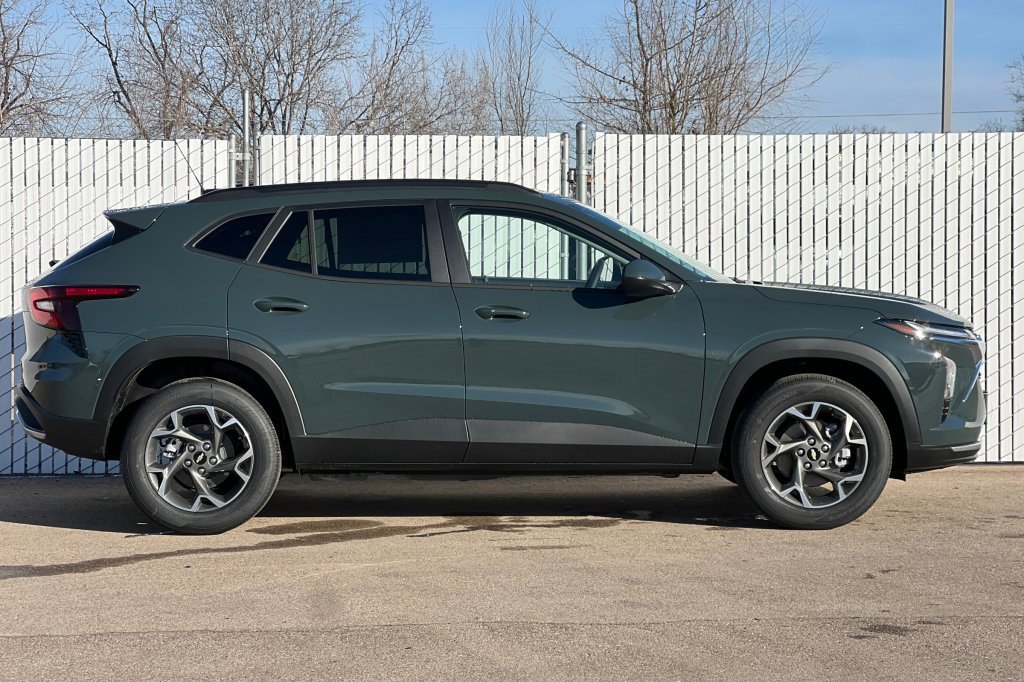 New 2026 Chevrolet Trax LT image 3