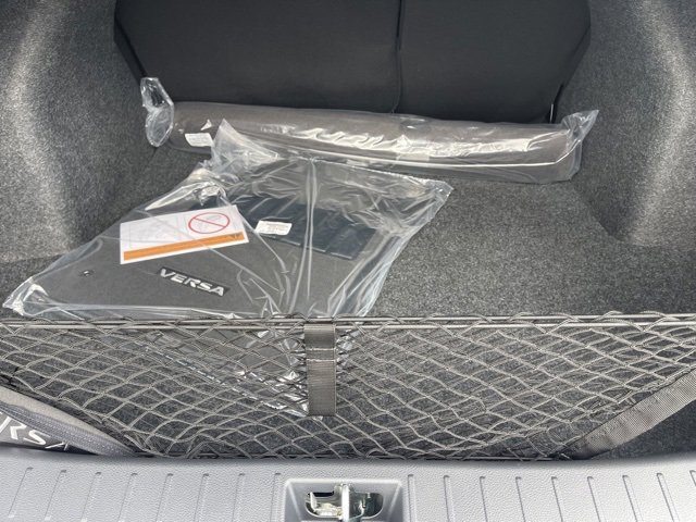 New 2025 Nissan Versa SR w/ Trunk Package image 19