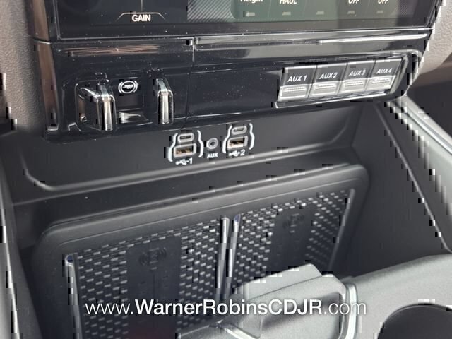 New 2026 RAM 2500 Laramie AWD/4WD image 24