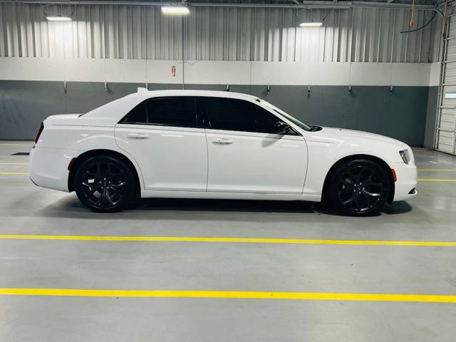 Used 2021 Chrysler 300 Touring w/ Sport Appearance Package RWD image 18