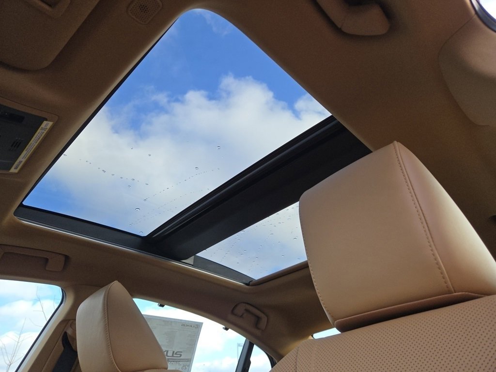 New 2025 Lexus ES 350 Ultra Luxury image 8