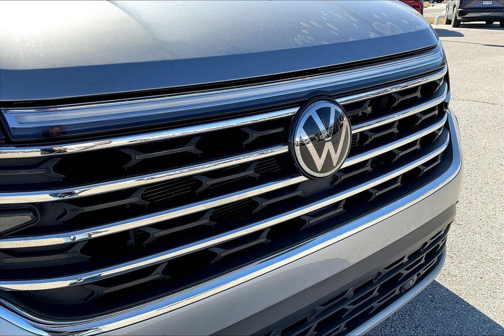 Used 2024 Volkswagen Atlas SE AWD/4WD image 26