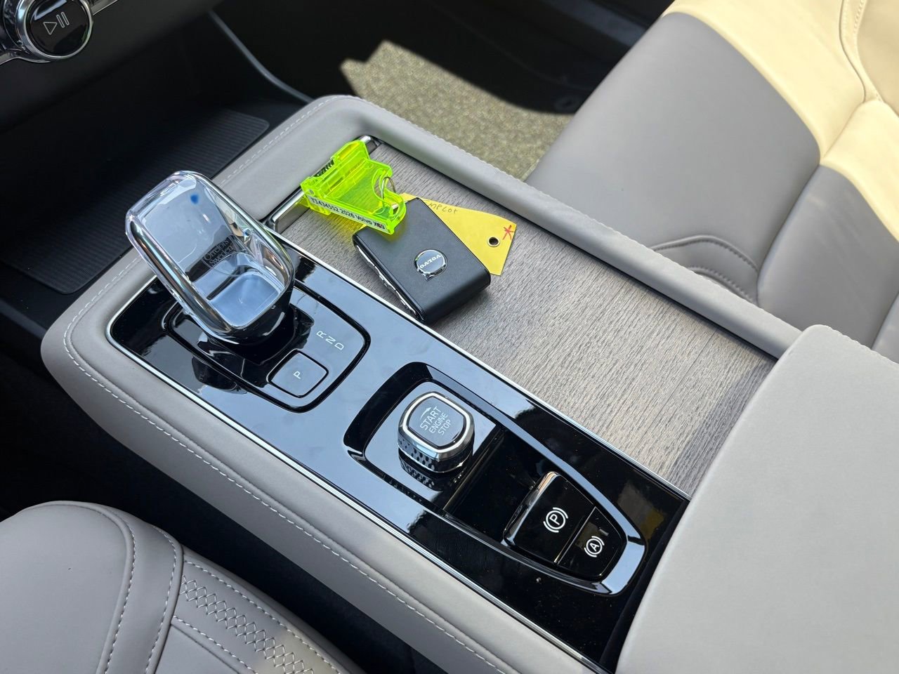 New 2026 Volvo XC90 B6 Plus w/ Protection Package Premier image 14