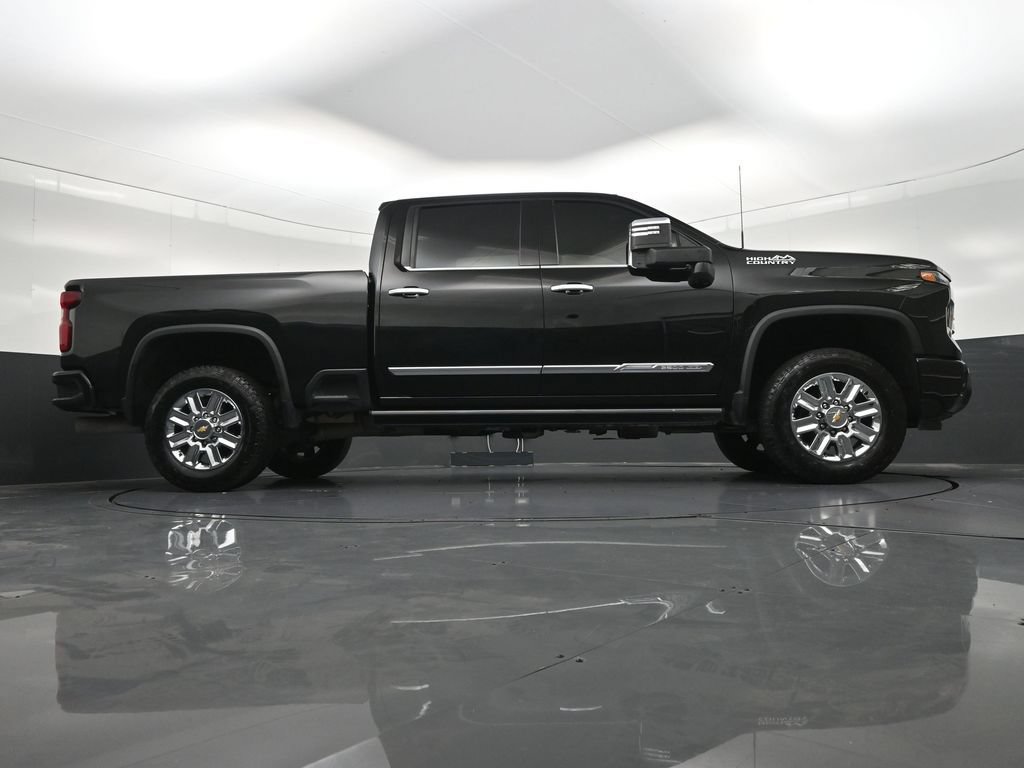 Used 2024 Chevrolet Silverado 2500 High Country w/ High Country Premium Package AWD/4WD image 30