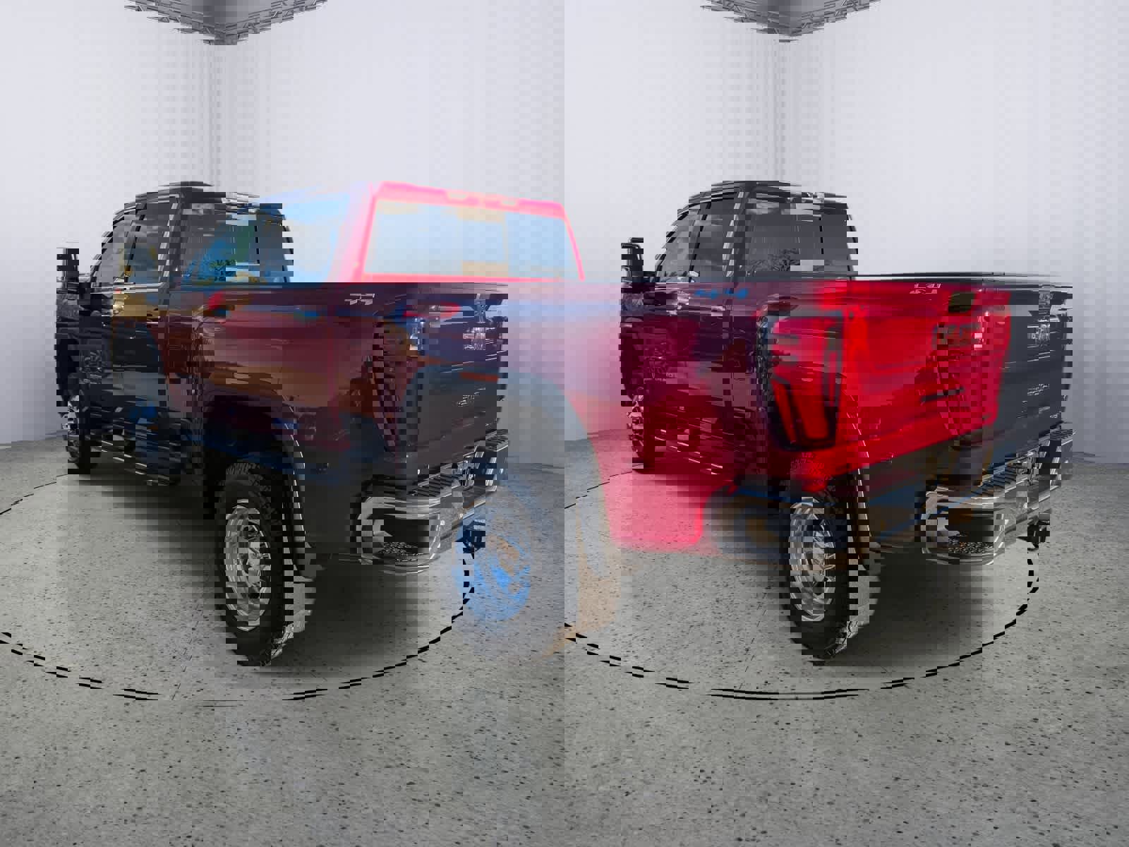 Used 2024 GMC Sierra 3500 SLT w/ SLT Premium Package image 4