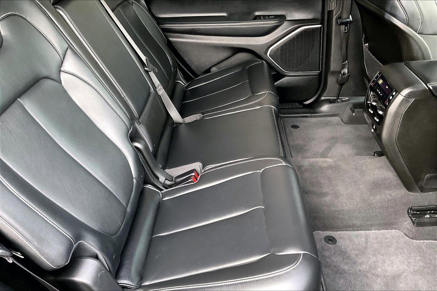 Used 2021 Jeep Grand Cherokee L Limited image 19