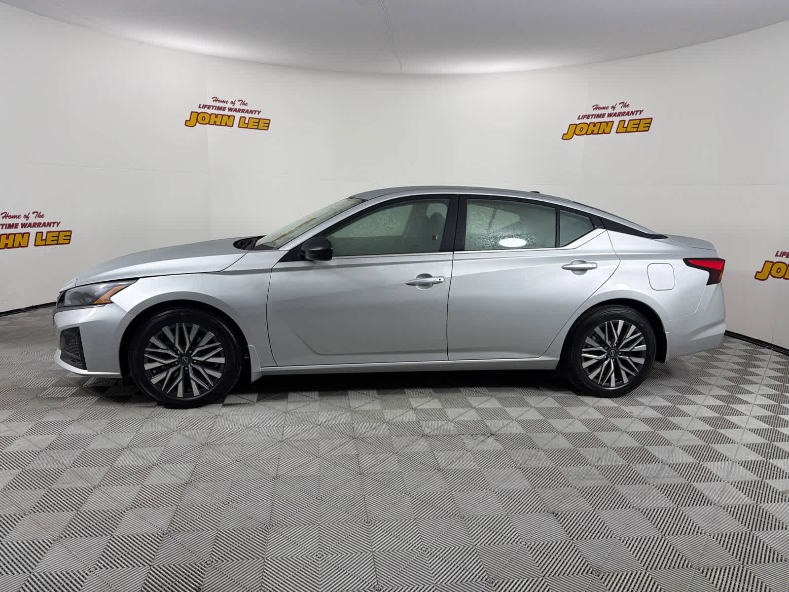 New 2026 Nissan Altima 2.5 SV image 2