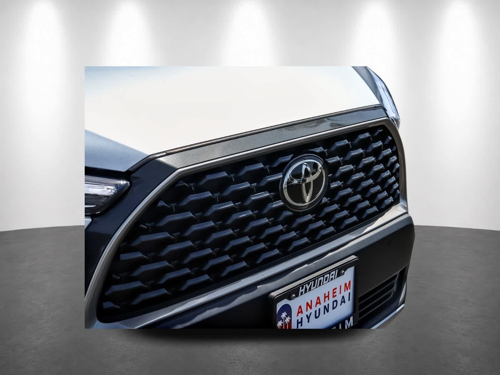Used 2023 Toyota Corolla Cross XLE w/ Convenience Package AWD/4WD image 6