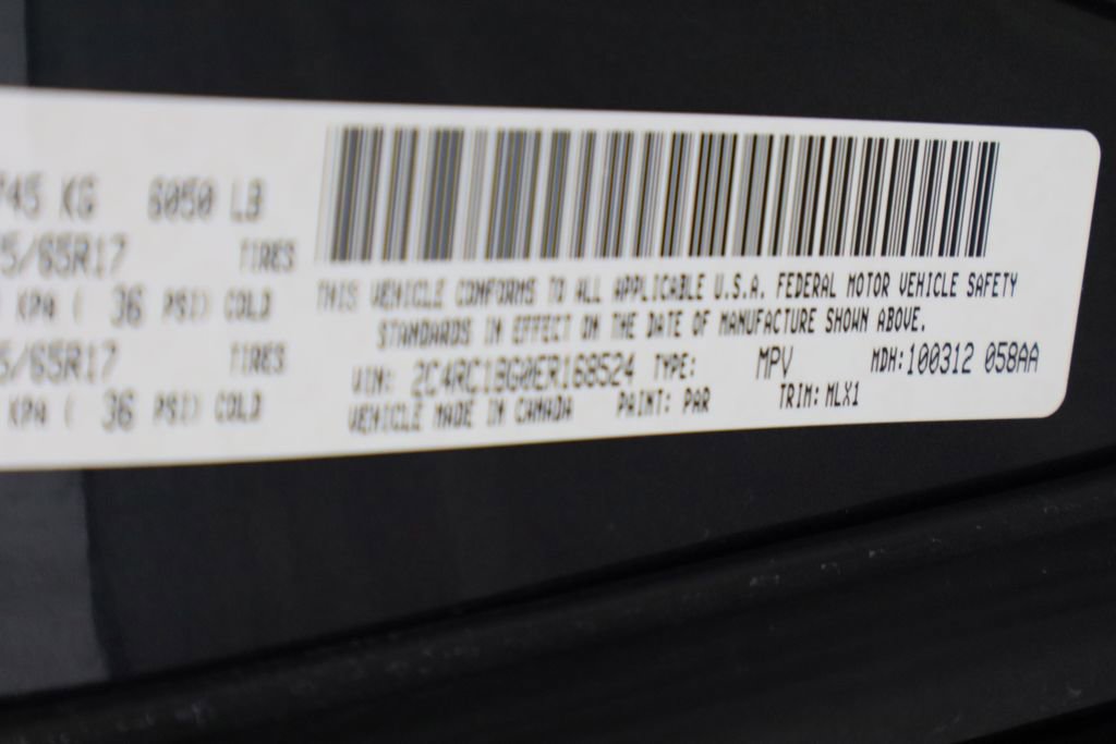 Used 2014 Chrysler Town & Country Touring image 33