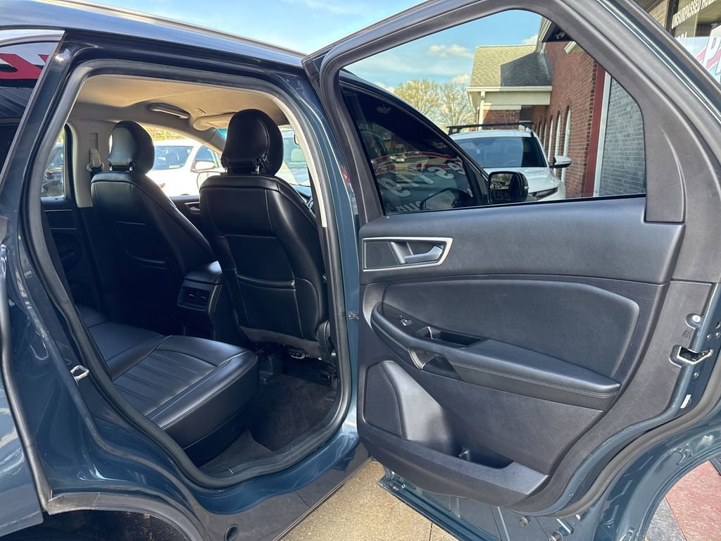 Used 2019 Ford Edge SEL w/ Equipment Group 201A AWD/4WD image 44
